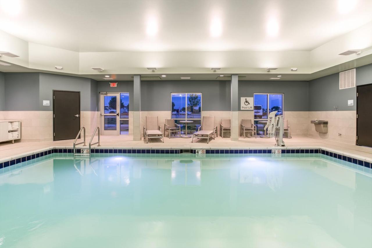 Holiday Inn Express & Suites - Ottawa By Ihg Exterior photo