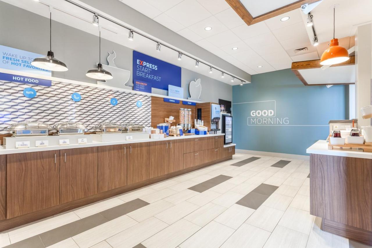 Holiday Inn Express & Suites - Ottawa By Ihg Exterior photo