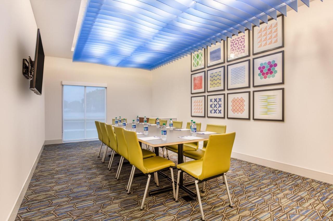 Holiday Inn Express & Suites - Ottawa By Ihg Exterior photo