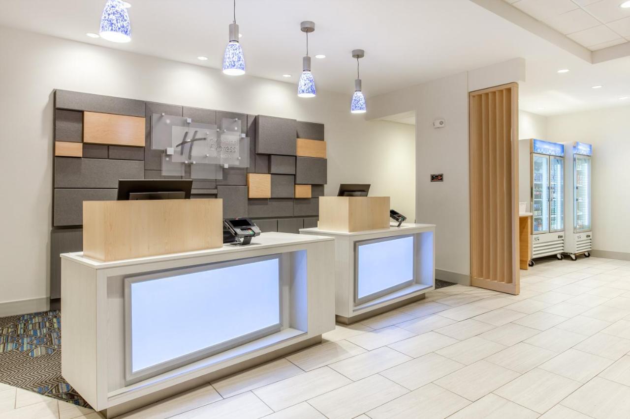 Holiday Inn Express & Suites - Ottawa By Ihg Exterior photo