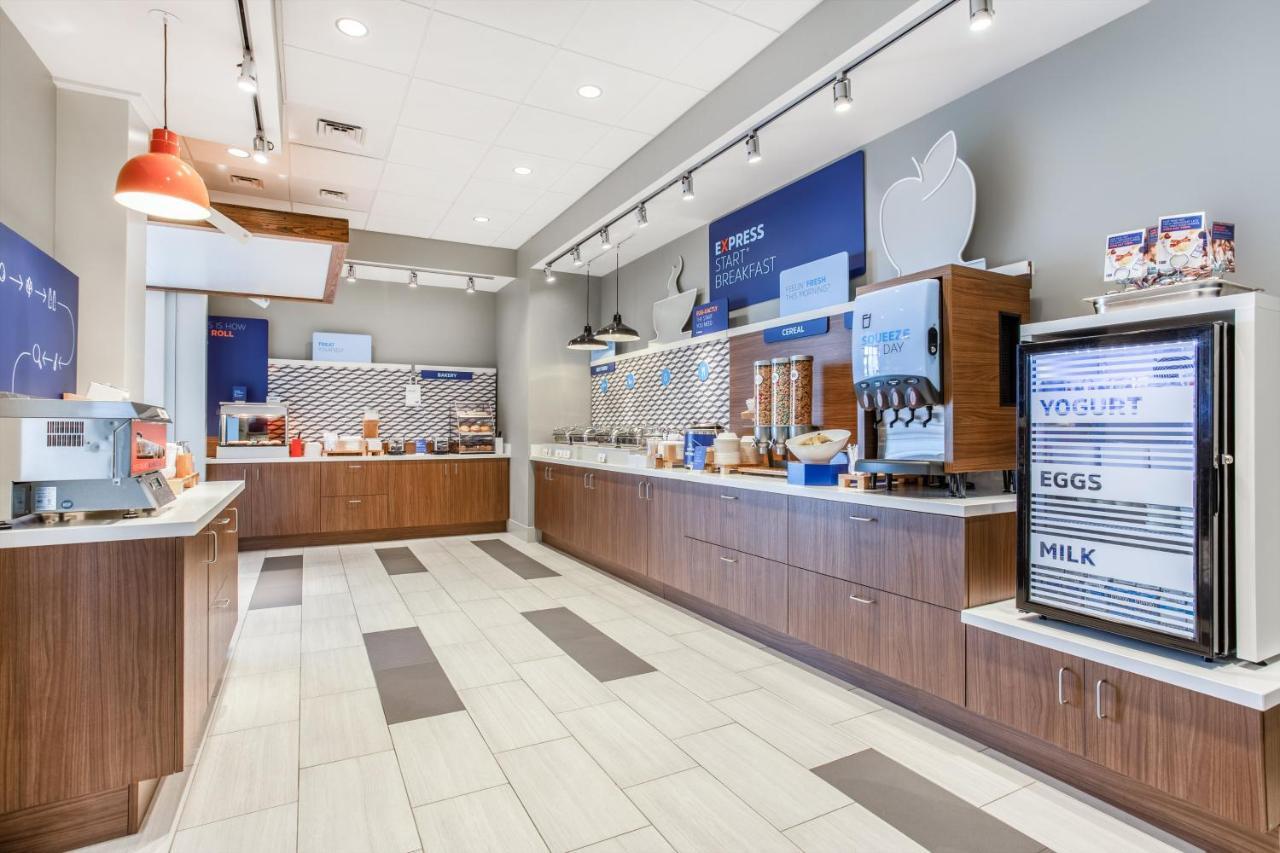 Holiday Inn Express & Suites - Ottawa By Ihg Exterior photo